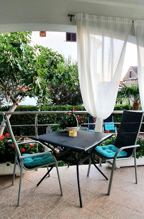 Radenka Zafron Apartment Vodice Exterior foto