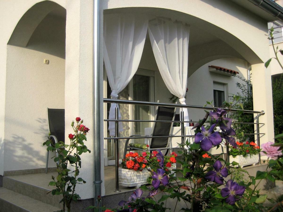 Radenka Zafron Apartment Vodice Exterior foto