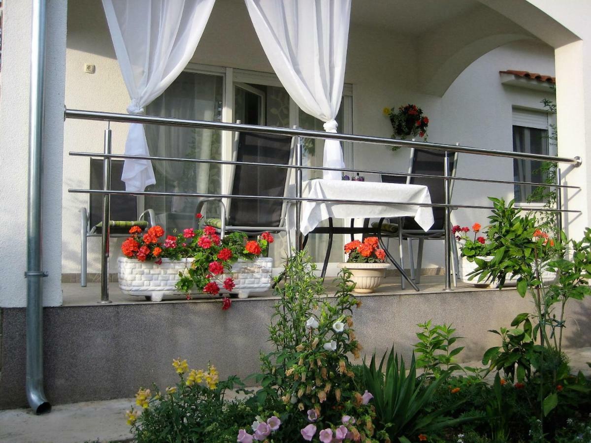 Radenka Zafron Apartment Vodice Exterior foto